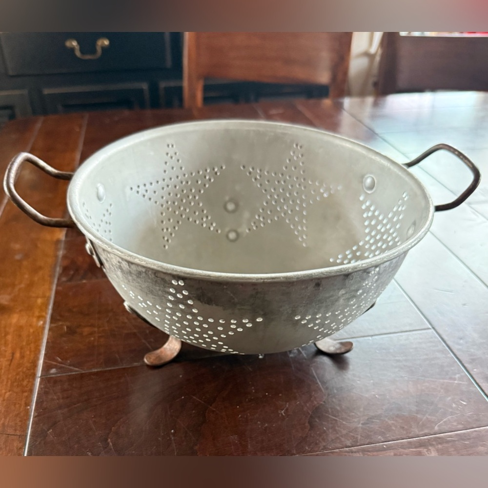 Vintage Aluminum Colander with a 7 Star Pattern
